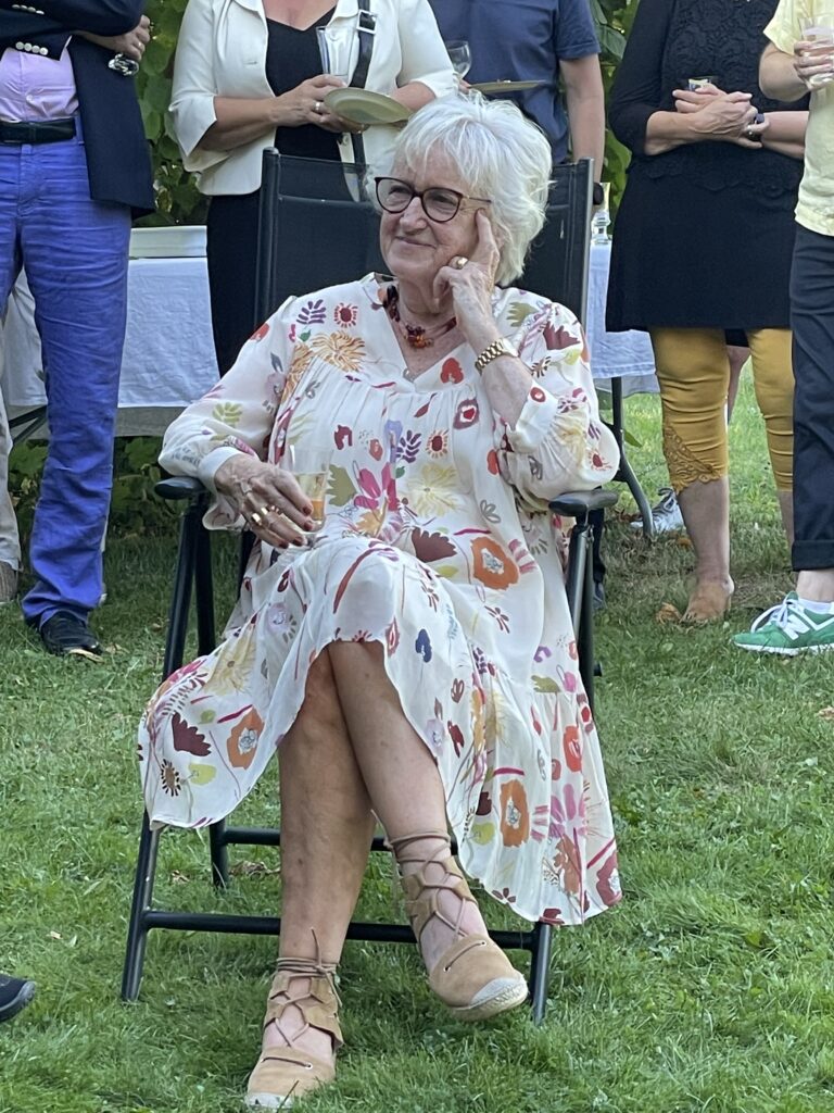 Mediebibliotek Velfortjen Feiring Av Berit Bae 768x1024